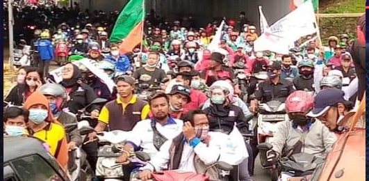   Demo di Kantor Bupati dan DPRD Kabupaten Bogor, Buruh Desak Ridwan Kamil Revisi UMK 2022