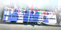       Ratusan Buruh Demo di DPRD Sumatera Utara, Desak Cabut UU Cipta Kerja